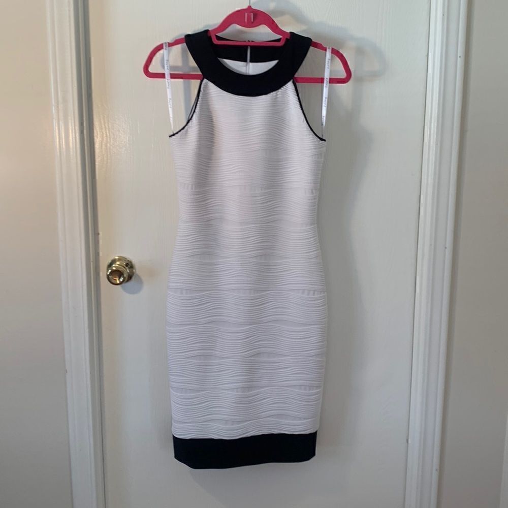 Joseph Ribkoff EUC white textured sleeveless fitted dress Size 4 - Picture 1 of 10